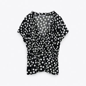 Zara plunging v neck black‎ and white polka dot print Top Size Medium